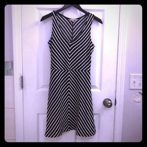Banana Republic Black and white summer dress